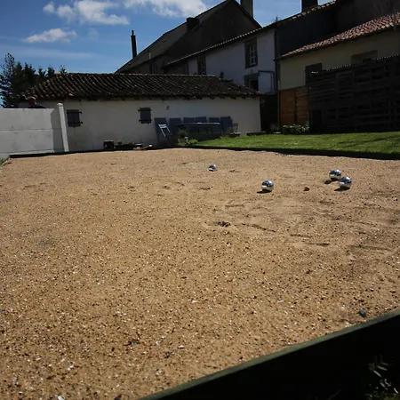 Holiday home Des Roses, 30mins Puy Du Fou Saint-Jouin-de-Milly